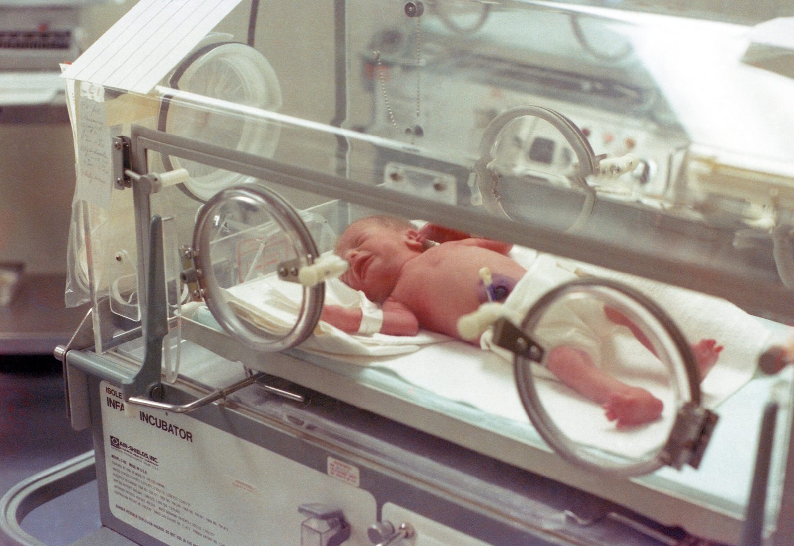 Infant Incubator wBaby 1978 USA scaled